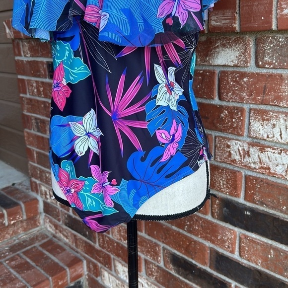 Women's Ruffle V Neck Flounce Sleeve Floral Tummy Control Swim Suit Size XL NWT - Picture 3 of 8